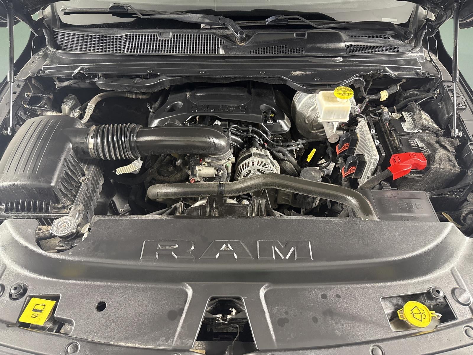 2021 RAM 1500 Laramie Crew Cab 4x4 5'7" Box