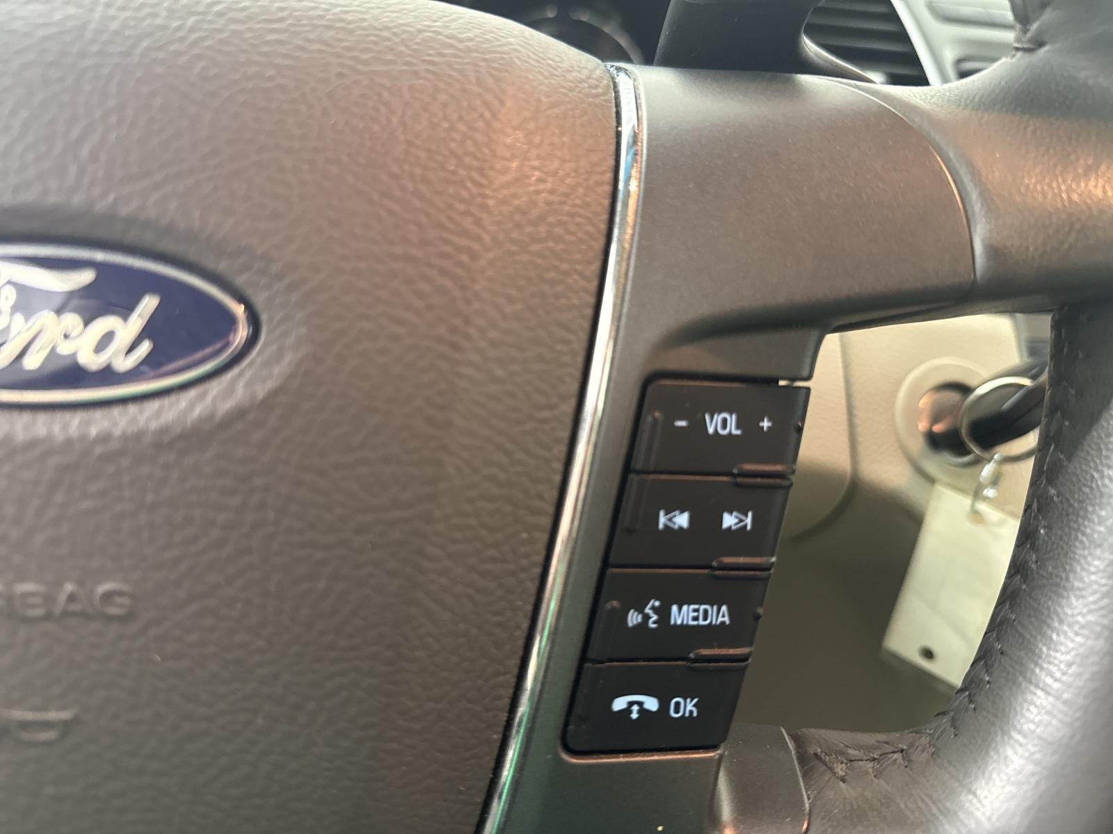 2011 Ford Taurus SEL