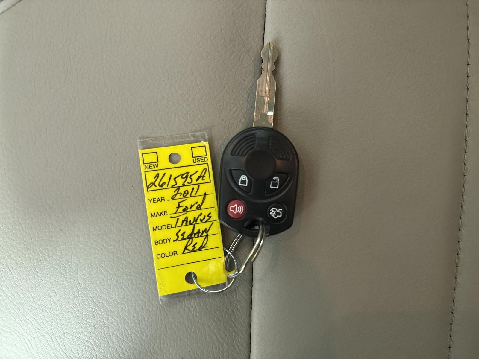 2011 Ford Taurus SEL