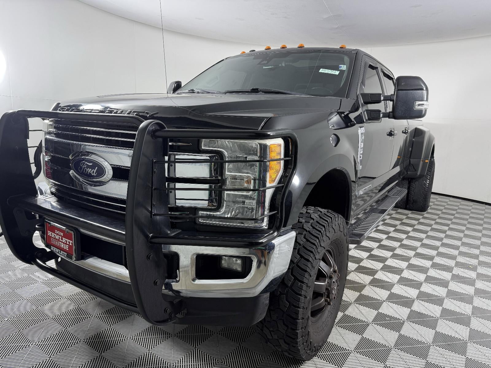 2017 Ford Super Duty F-350 DRW Lariat