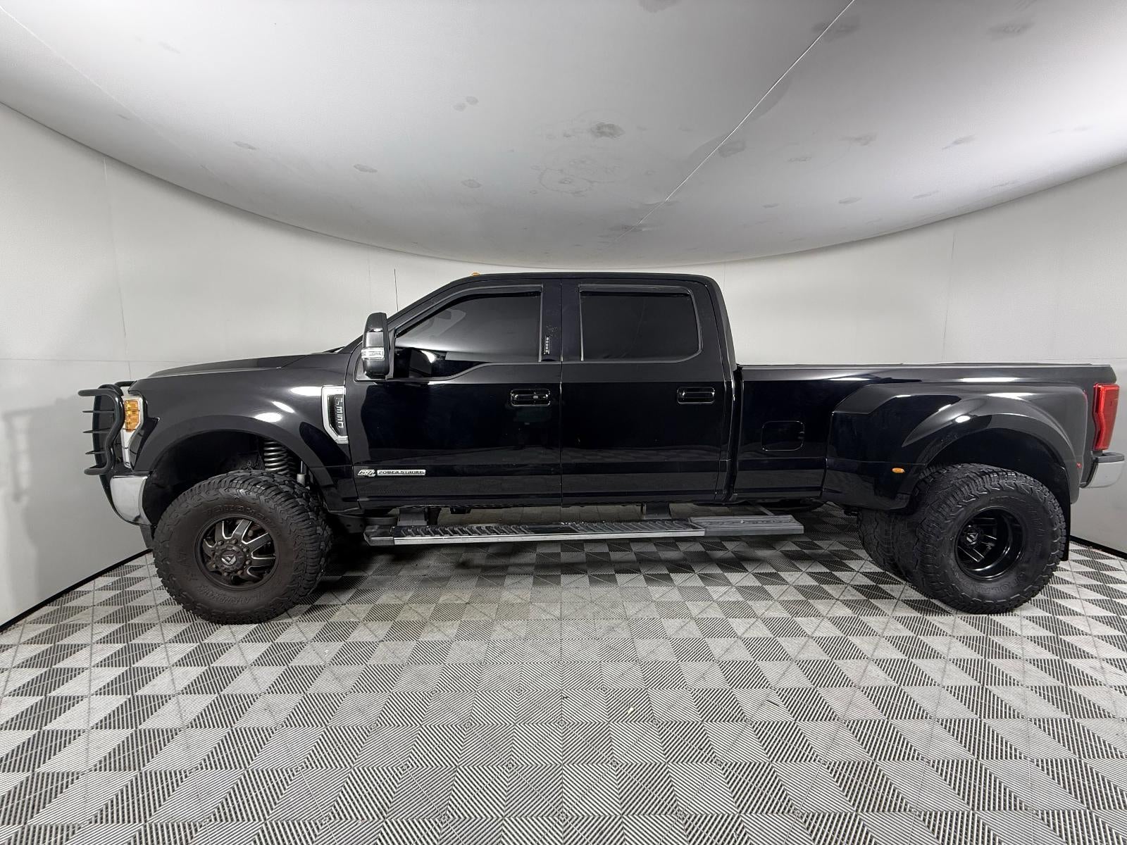 2017 Ford Super Duty F-350 DRW Lariat