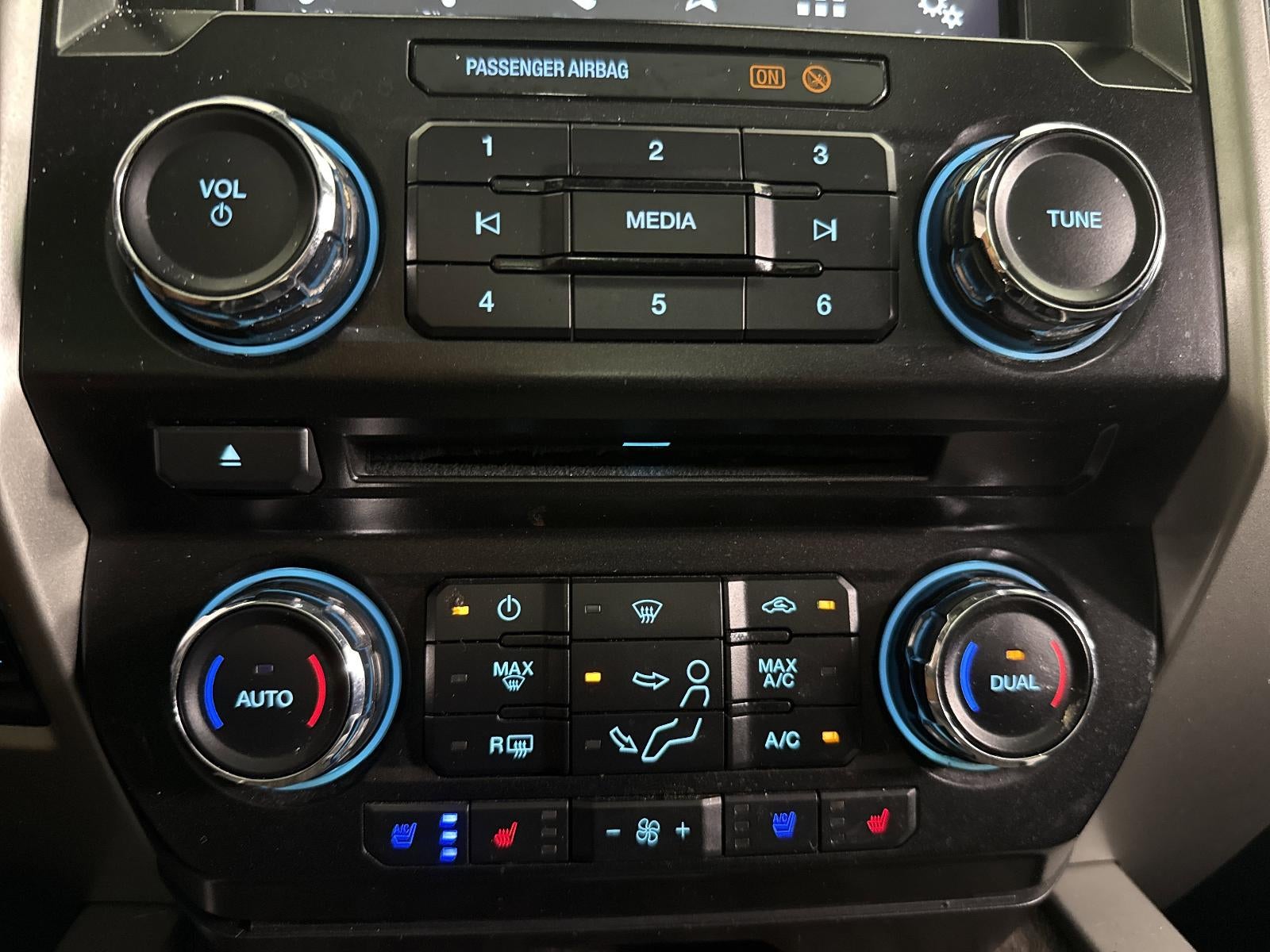 2017 Ford Super Duty F-350 DRW Lariat