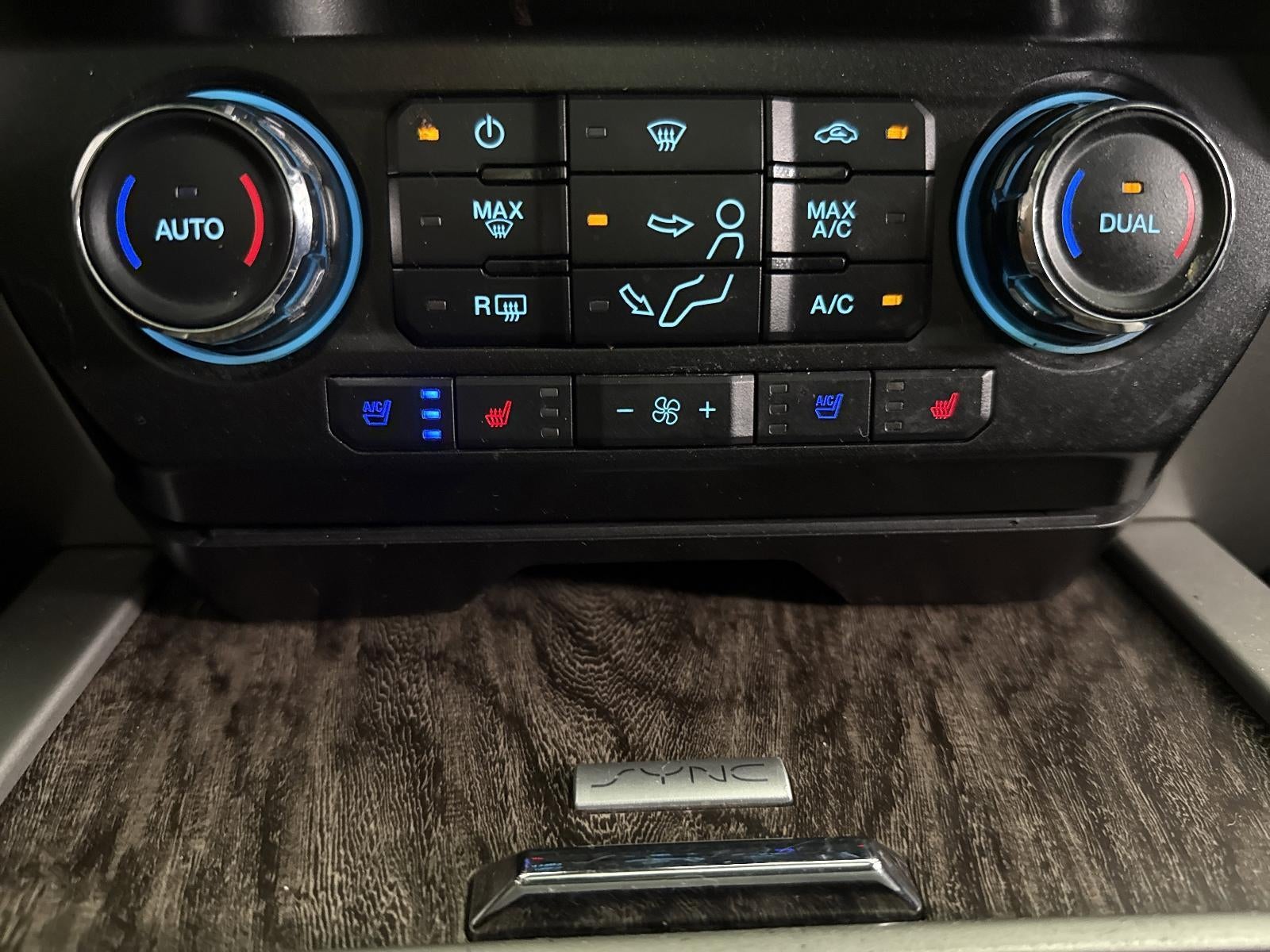 2017 Ford Super Duty F-350 DRW Lariat