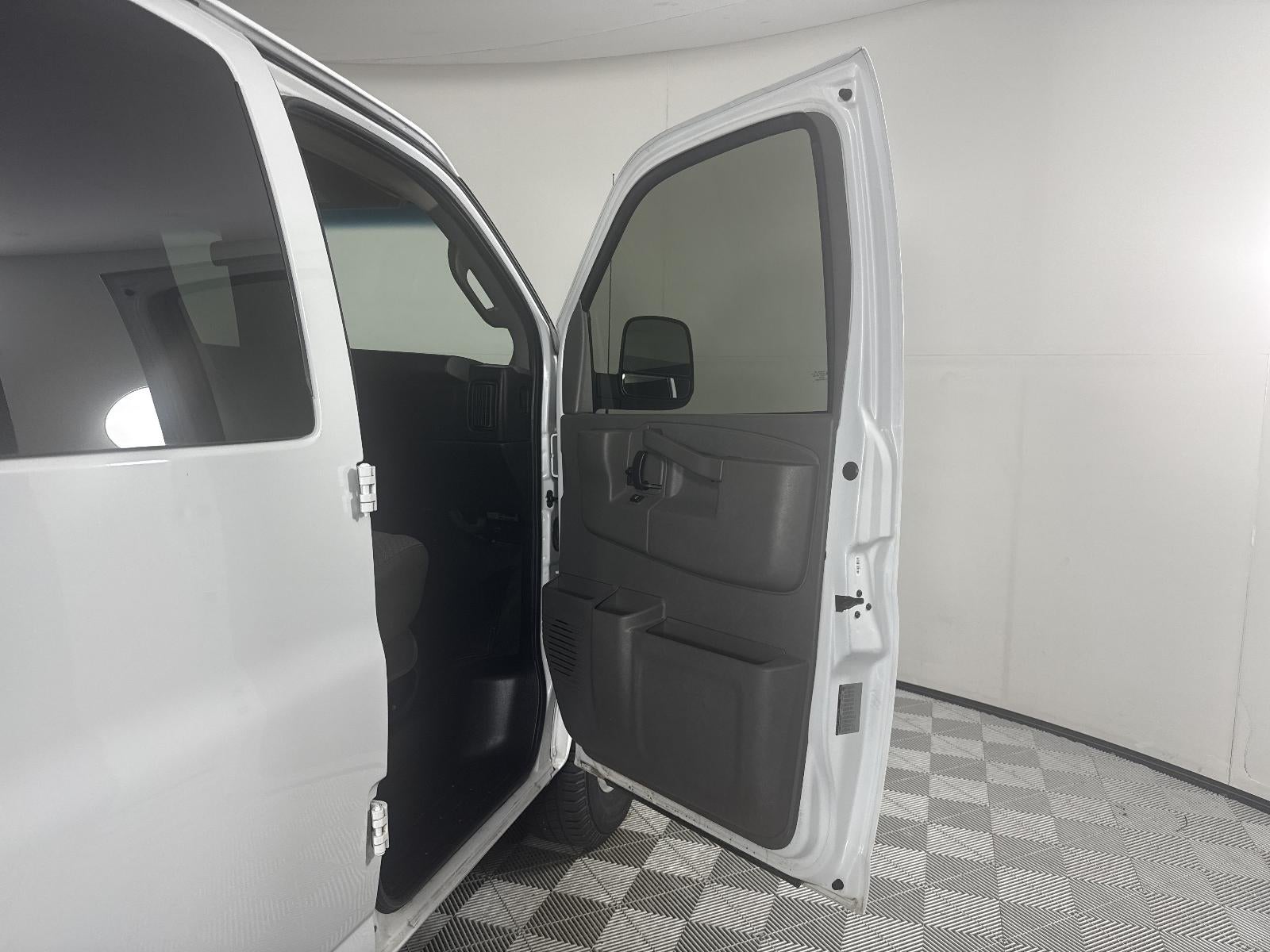 2017 Chevrolet Express Passenger 3500 LT
