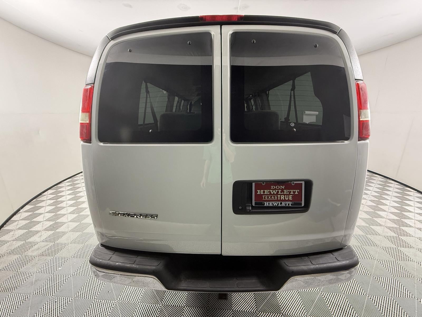 2017 Chevrolet Express Passenger 3500 LT