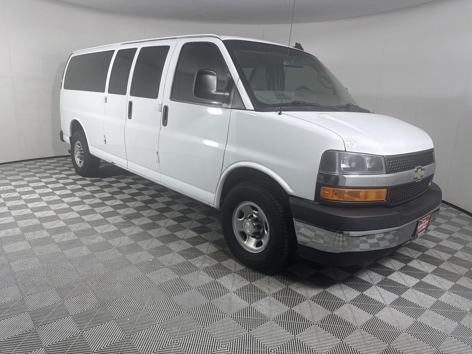 2017 Chevrolet Express Passenger 3500 LT