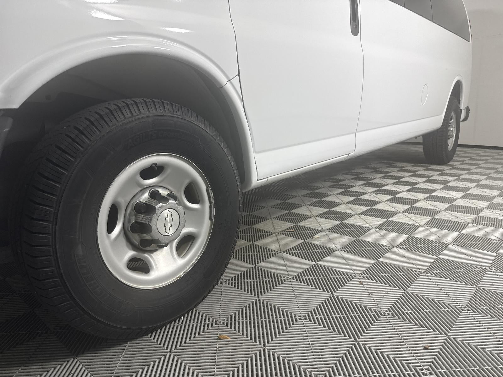 2017 Chevrolet Express Passenger 3500 LT