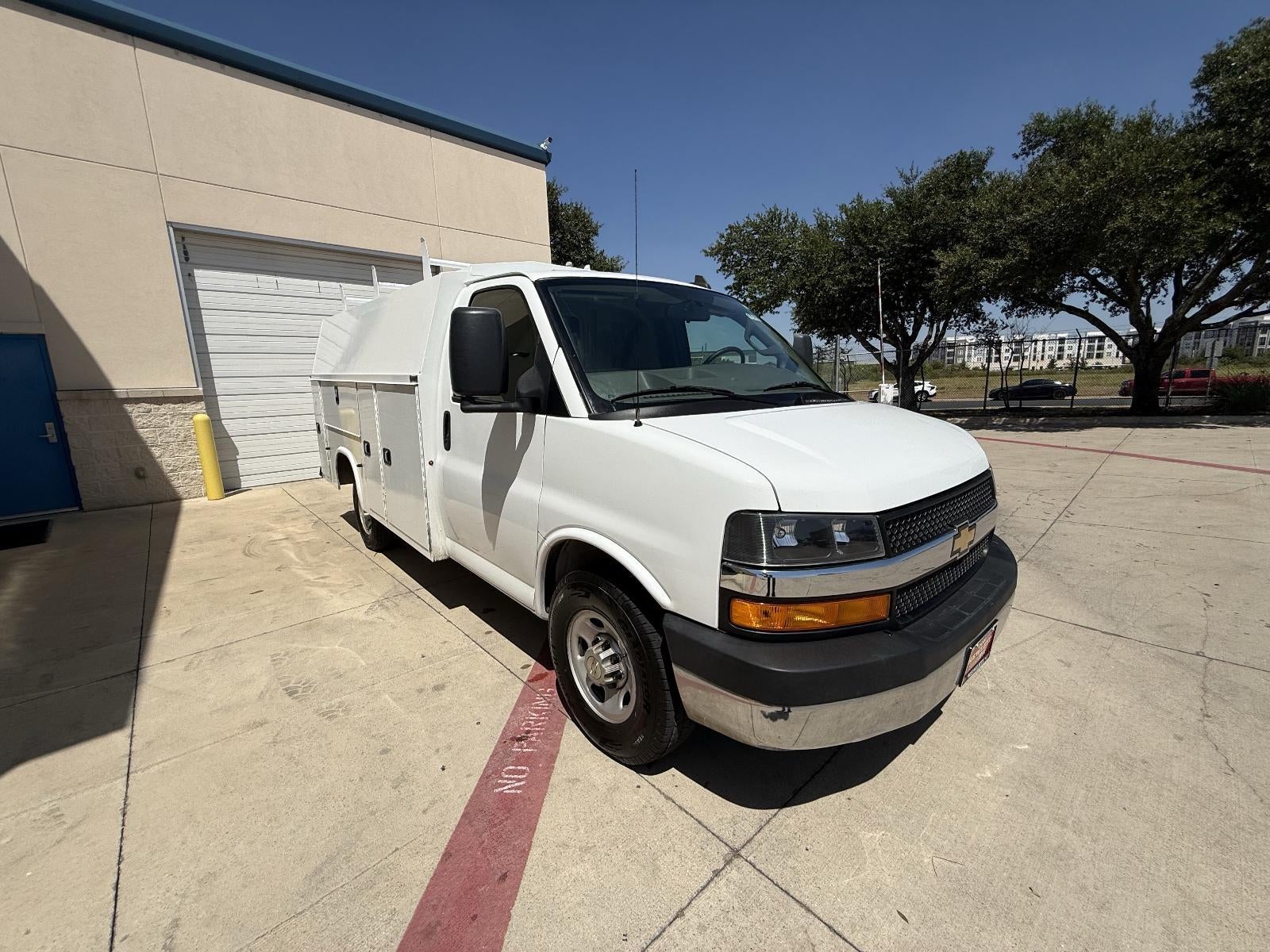 2021 Chevrolet Express Cutaway 3500 Work Van