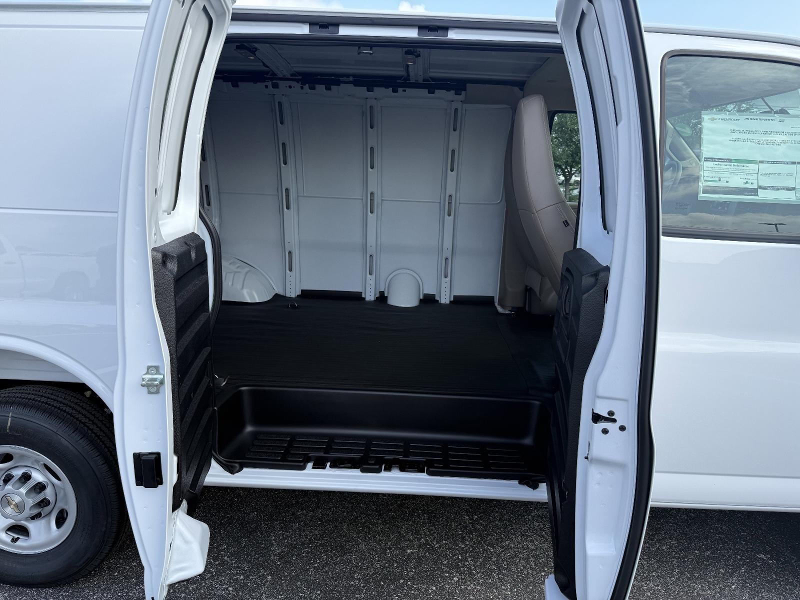 2026 Chevrolet Express Cargo 1WT