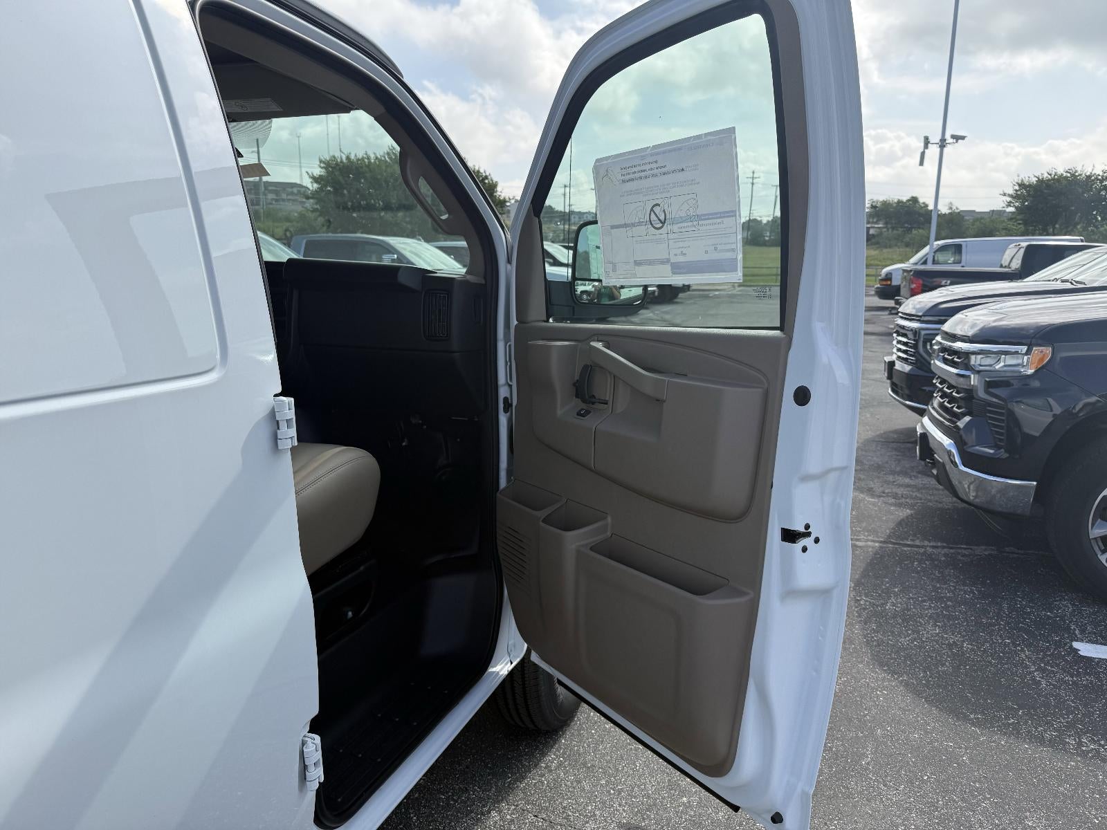 2026 Chevrolet Express Cargo 1WT