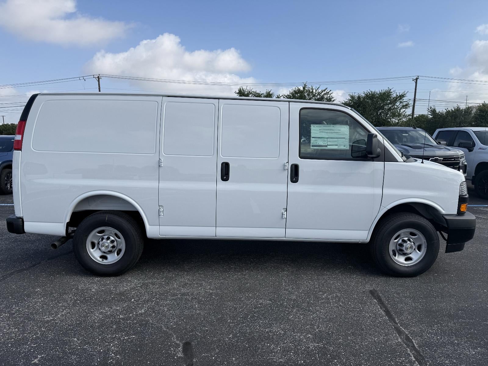 2026 Chevrolet Express Cargo 1WT