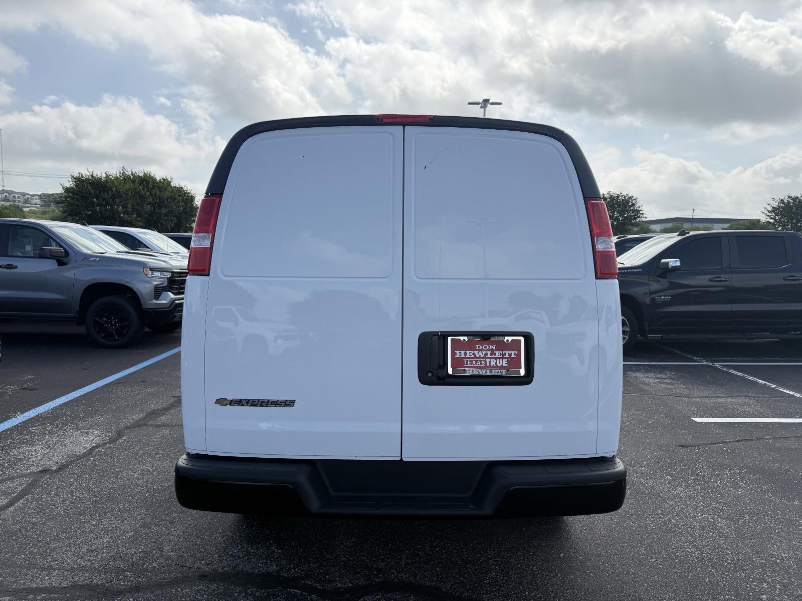 2026 Chevrolet Express Cargo 1WT