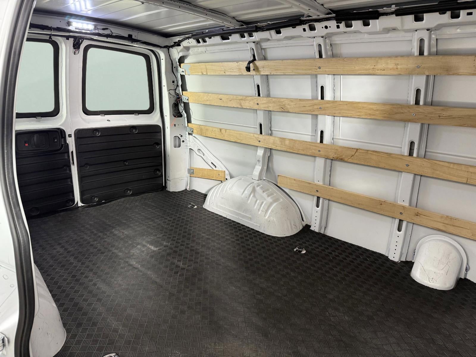 2024 Chevrolet Express Cargo 2500 WT