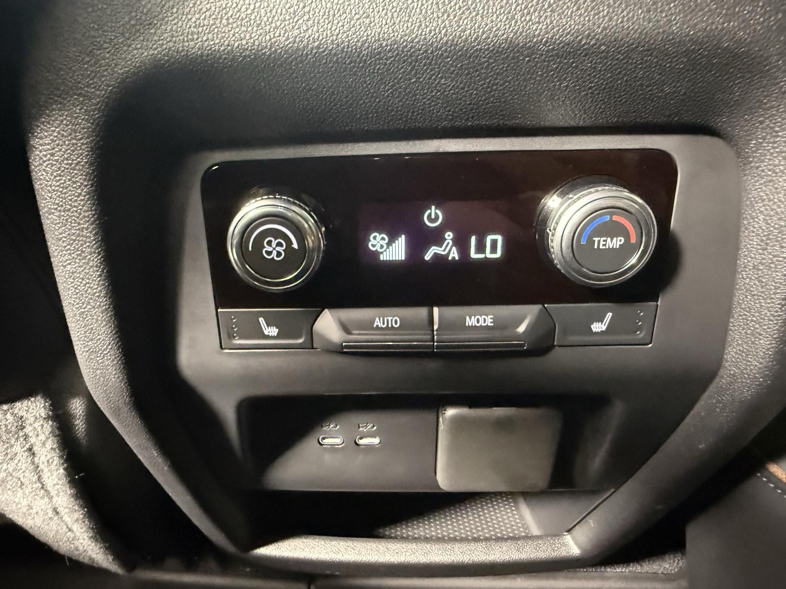 2024 GMC Acadia AT4
