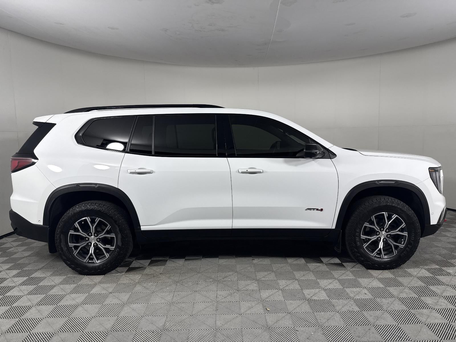 2024 GMC Acadia AT4