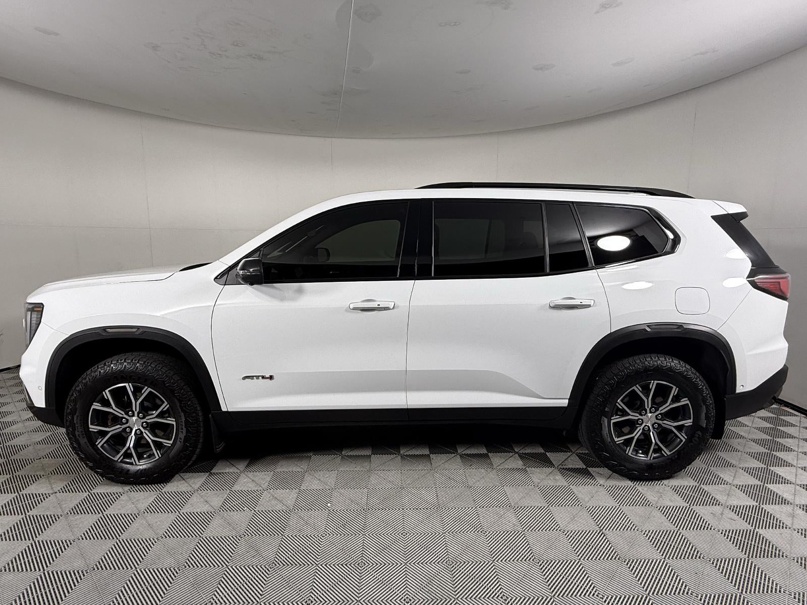 2024 GMC Acadia AT4