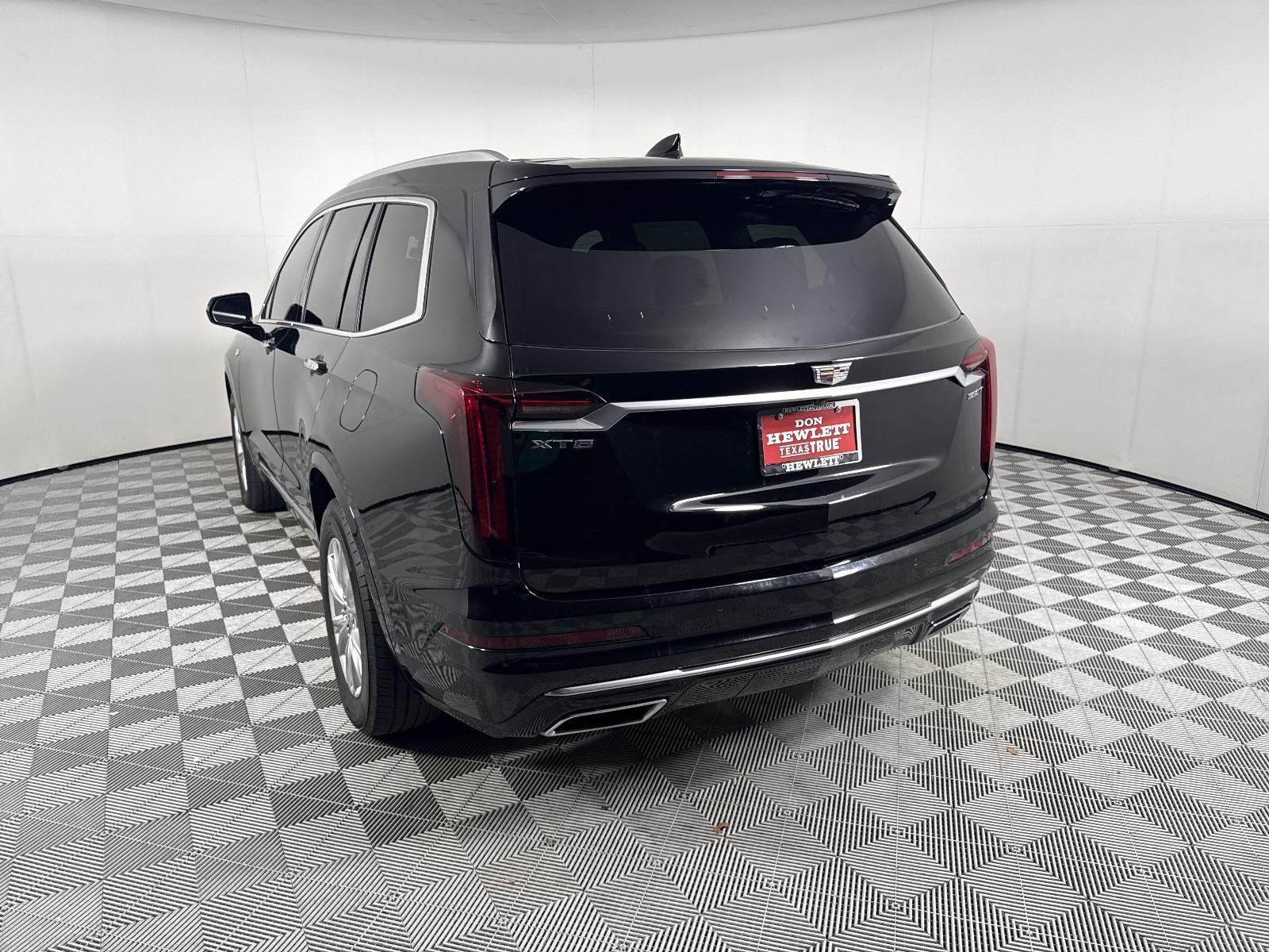 2025 Cadillac XT6 Luxury