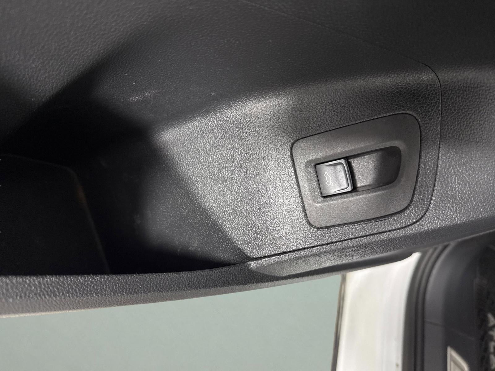 2023 Volkswagen Atlas Cross Sport 2.0T SEL