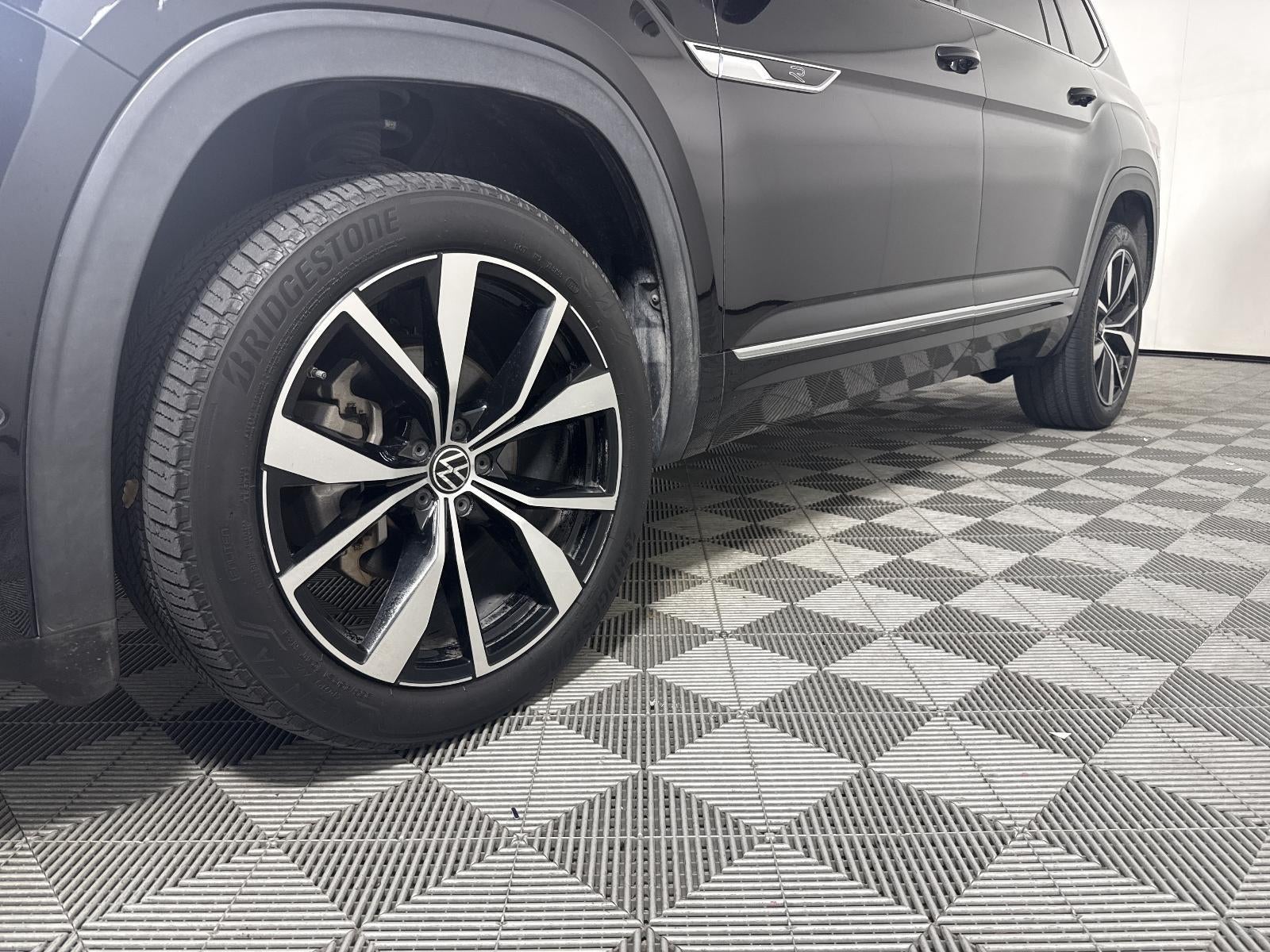 2024 Volkswagen Atlas 2.0T SEL Premium R-Line