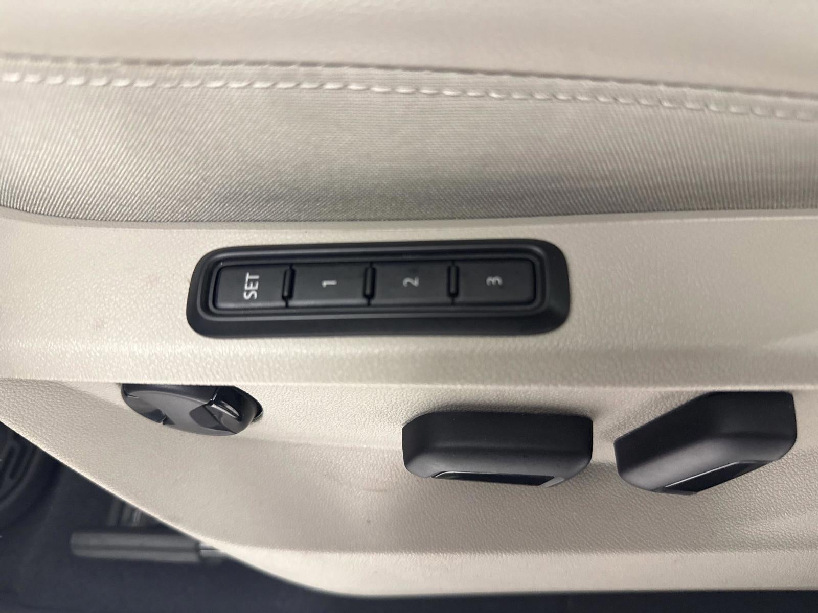 2023 Volkswagen Atlas 3.6L V6 SEL R-Line Black