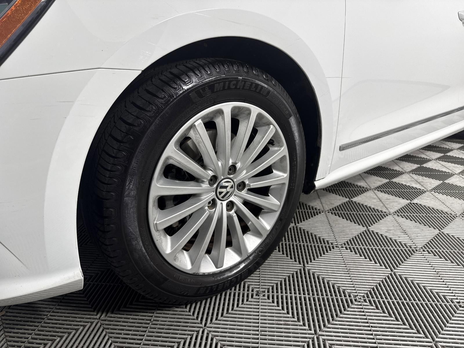 2016 Volkswagen Passat 1.8T SE