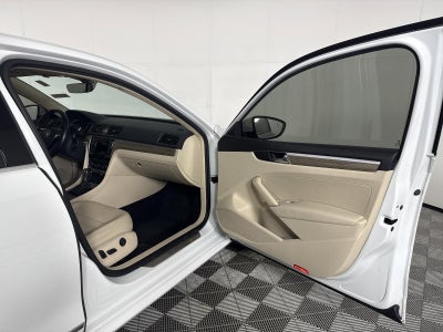 2017 Volkswagen Passat 1.8T SEL Premium