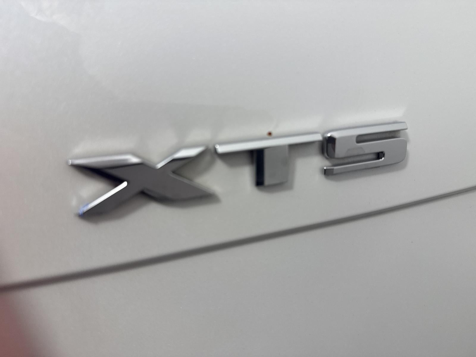 2016 Cadillac XTS Luxury Collection