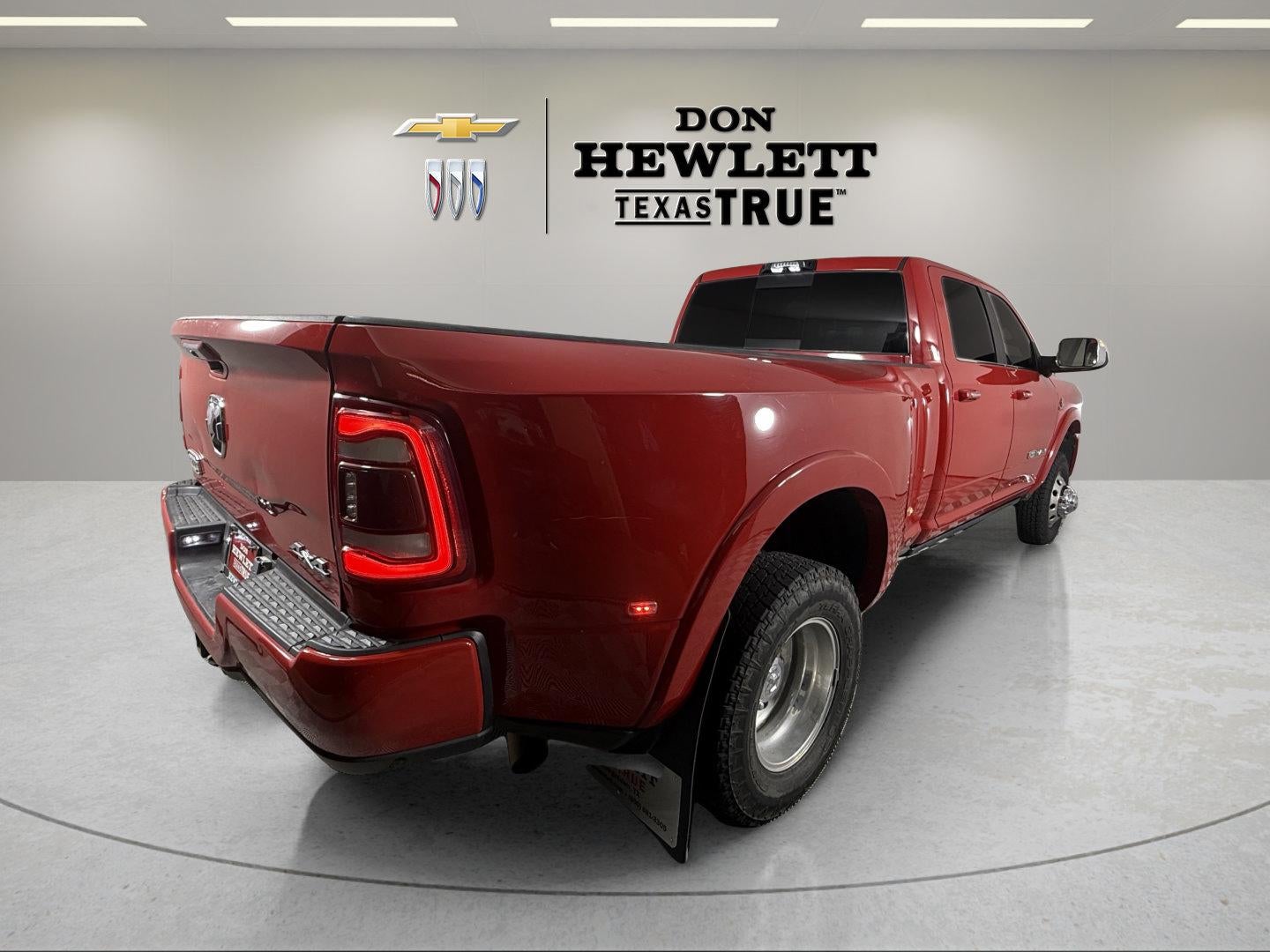2022 RAM 3500 Limited Longhorn Crew Cab 4x4 8' Box