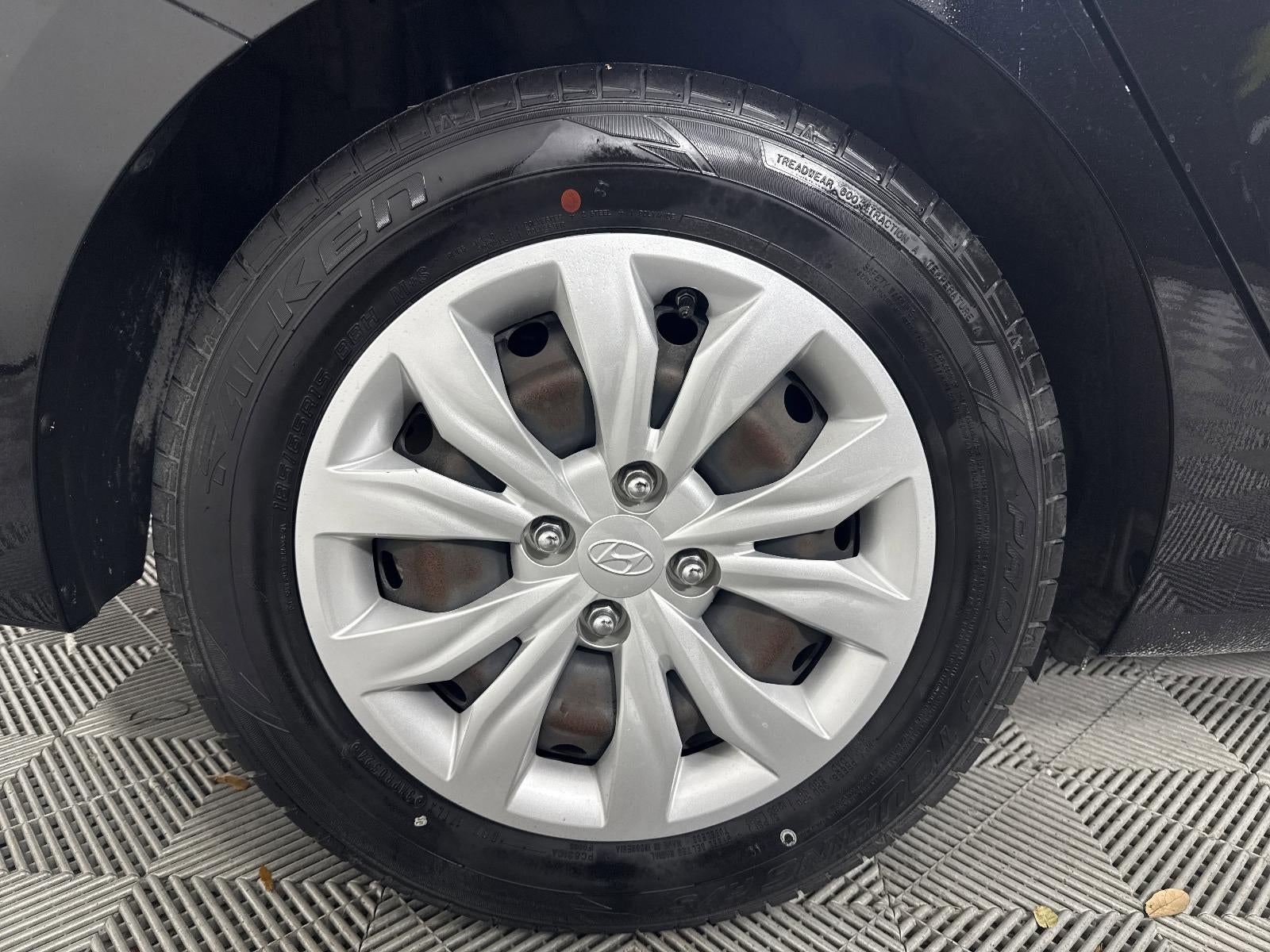 2022 Hyundai Accent SE