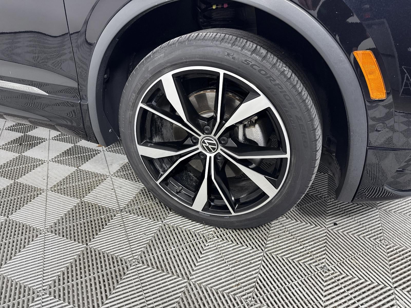 2024 Volkswagen Tiguan SEL R-Line