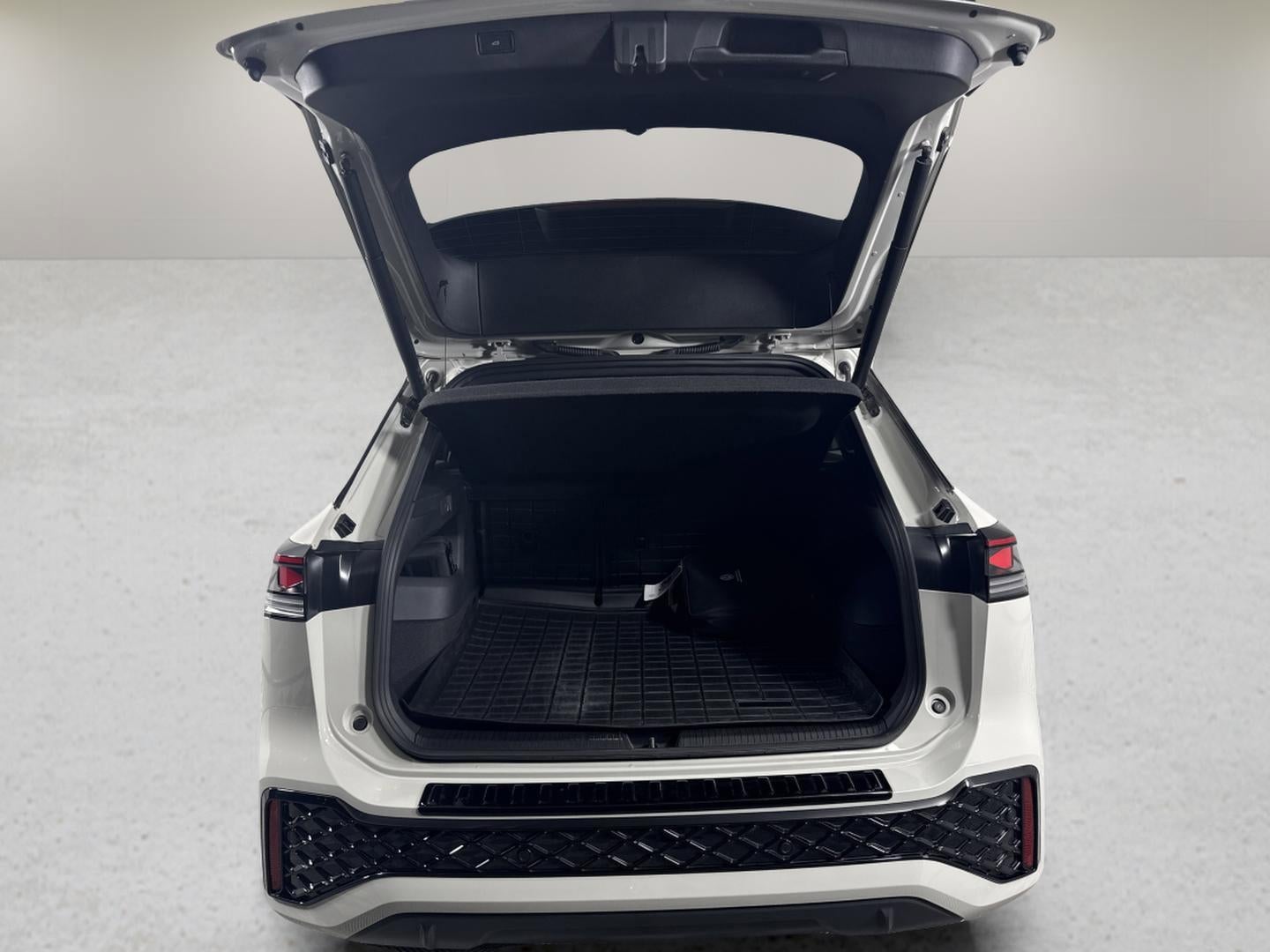 2025 Volkswagen Tiguan SEL R-Line