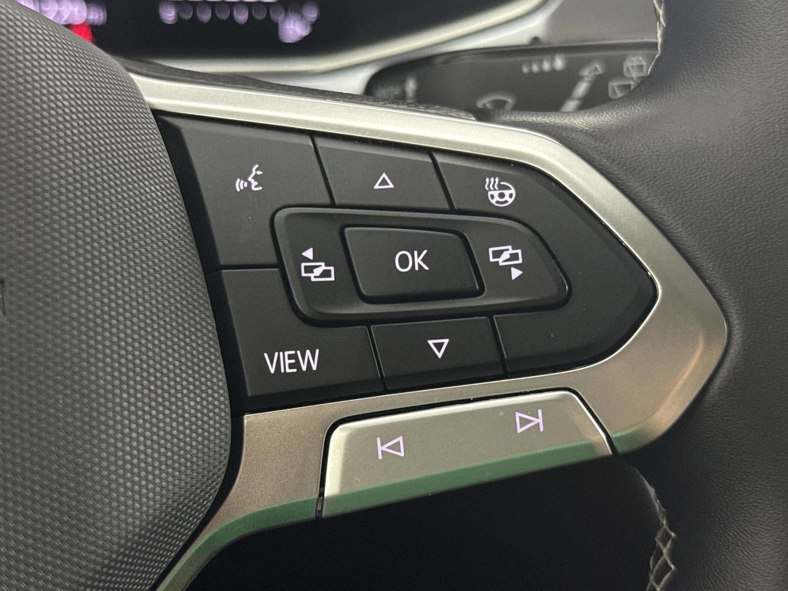 2025 Volkswagen Taos SE