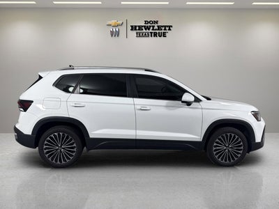 2025 Volkswagen Taos SE