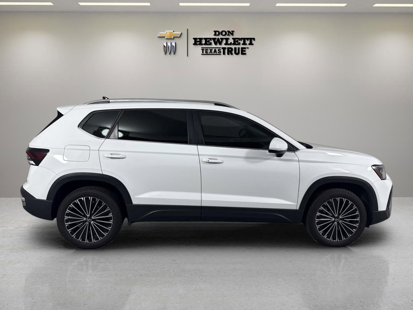 2025 Volkswagen Taos SE