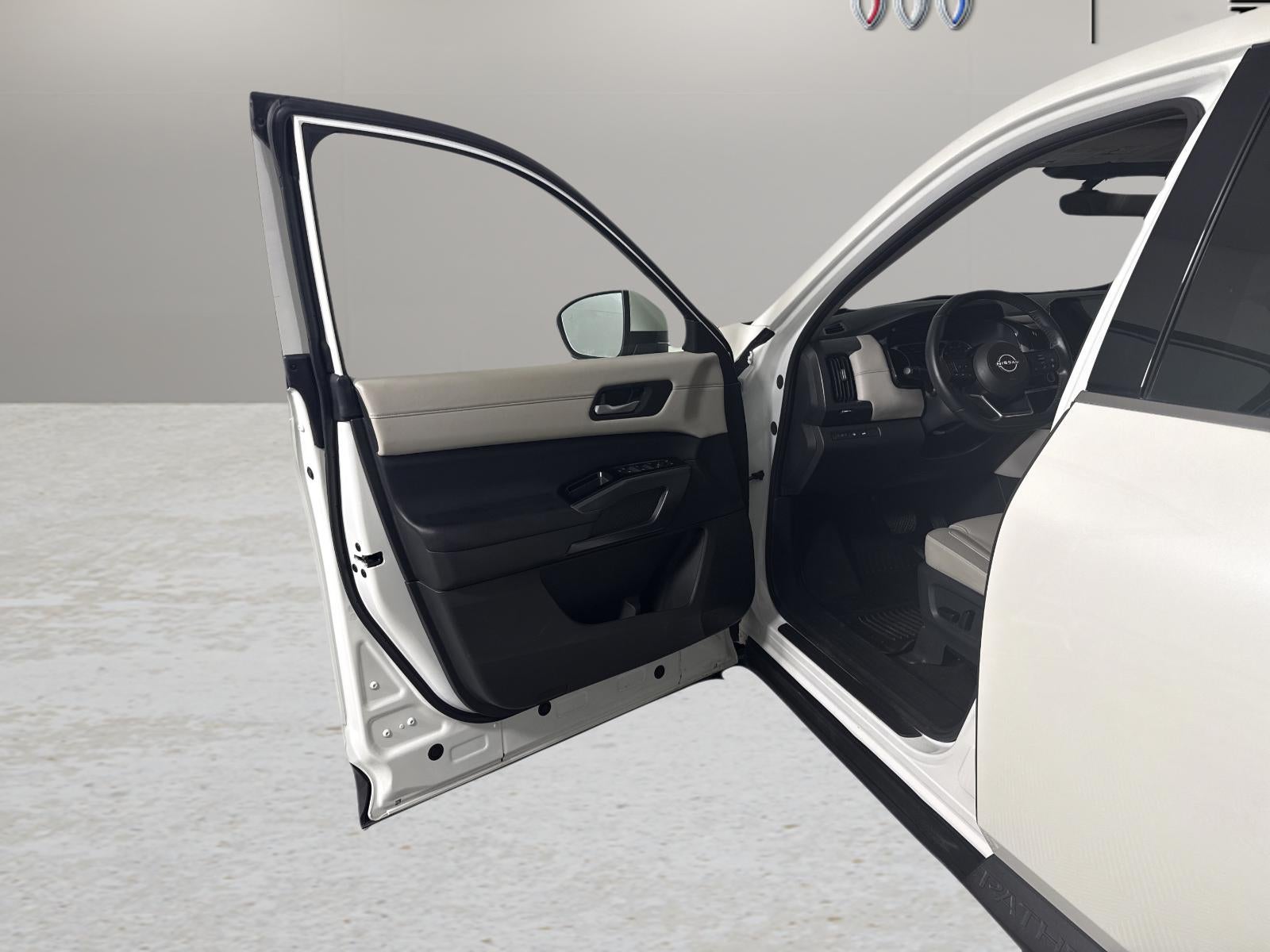 2024 Nissan Pathfinder SL FWD