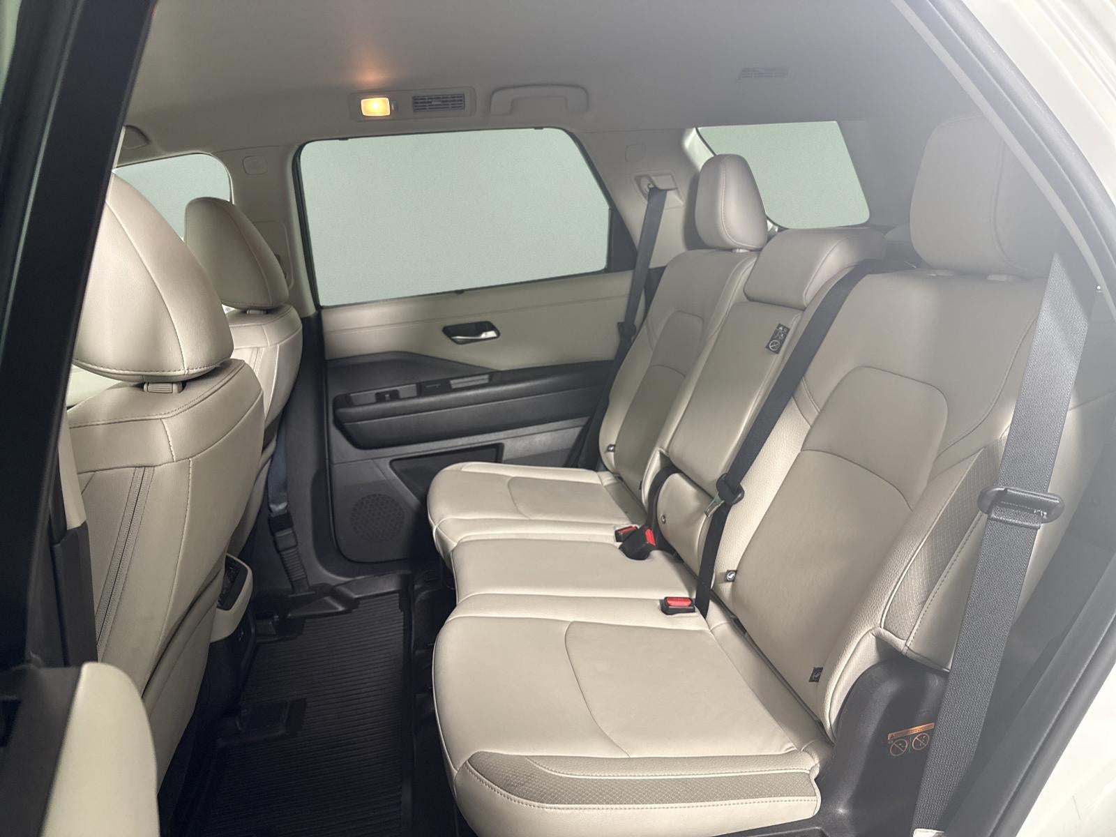 2024 Nissan Pathfinder SL FWD