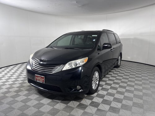 2015 Toyota Sienna XLE 8 Passenger