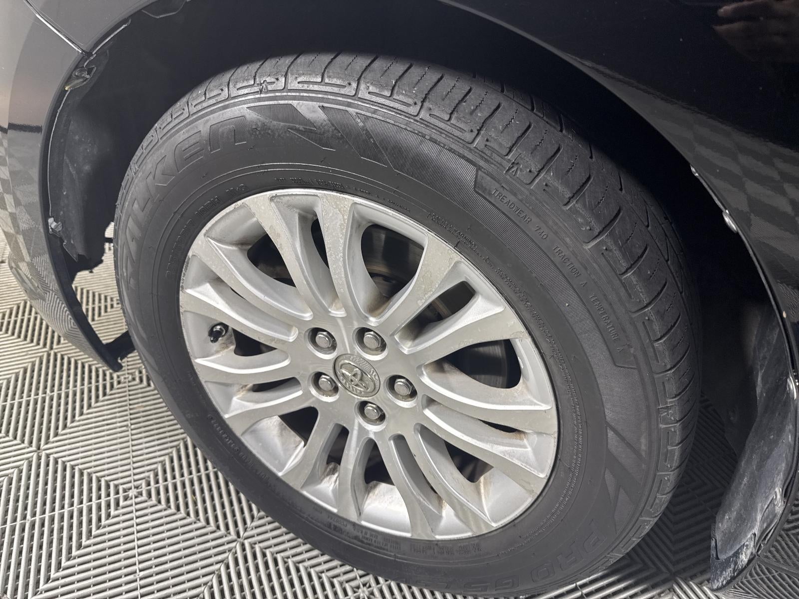 2015 Toyota Sienna XLE 8 Passenger