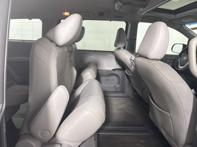 2015 Toyota Sienna XLE 8 Passenger