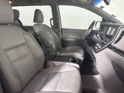 2015 Toyota Sienna XLE 8 Passenger