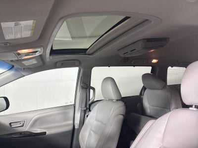 2015 Toyota Sienna XLE 8 Passenger