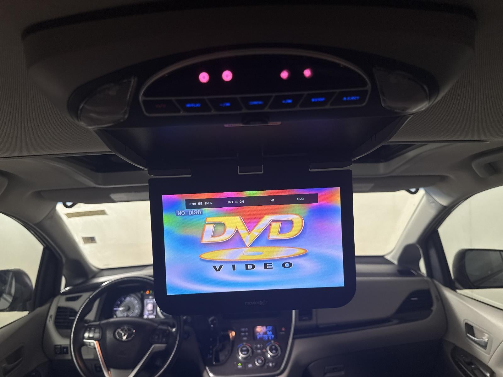 2015 Toyota Sienna XLE 8 Passenger