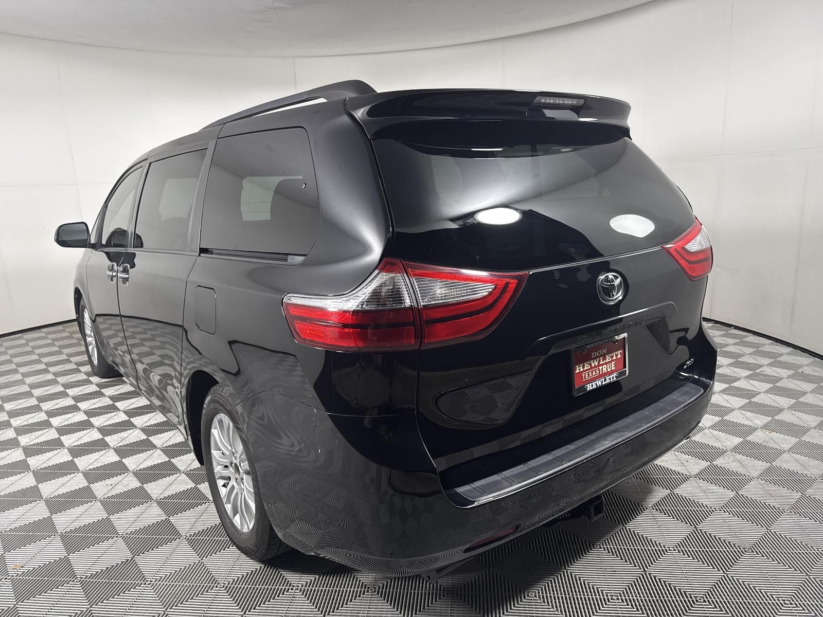 2015 Toyota Sienna XLE 8 Passenger