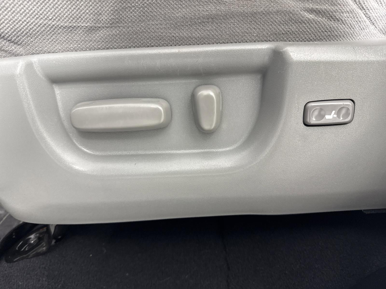 2013 Toyota Tundra 4WD Truck Grade