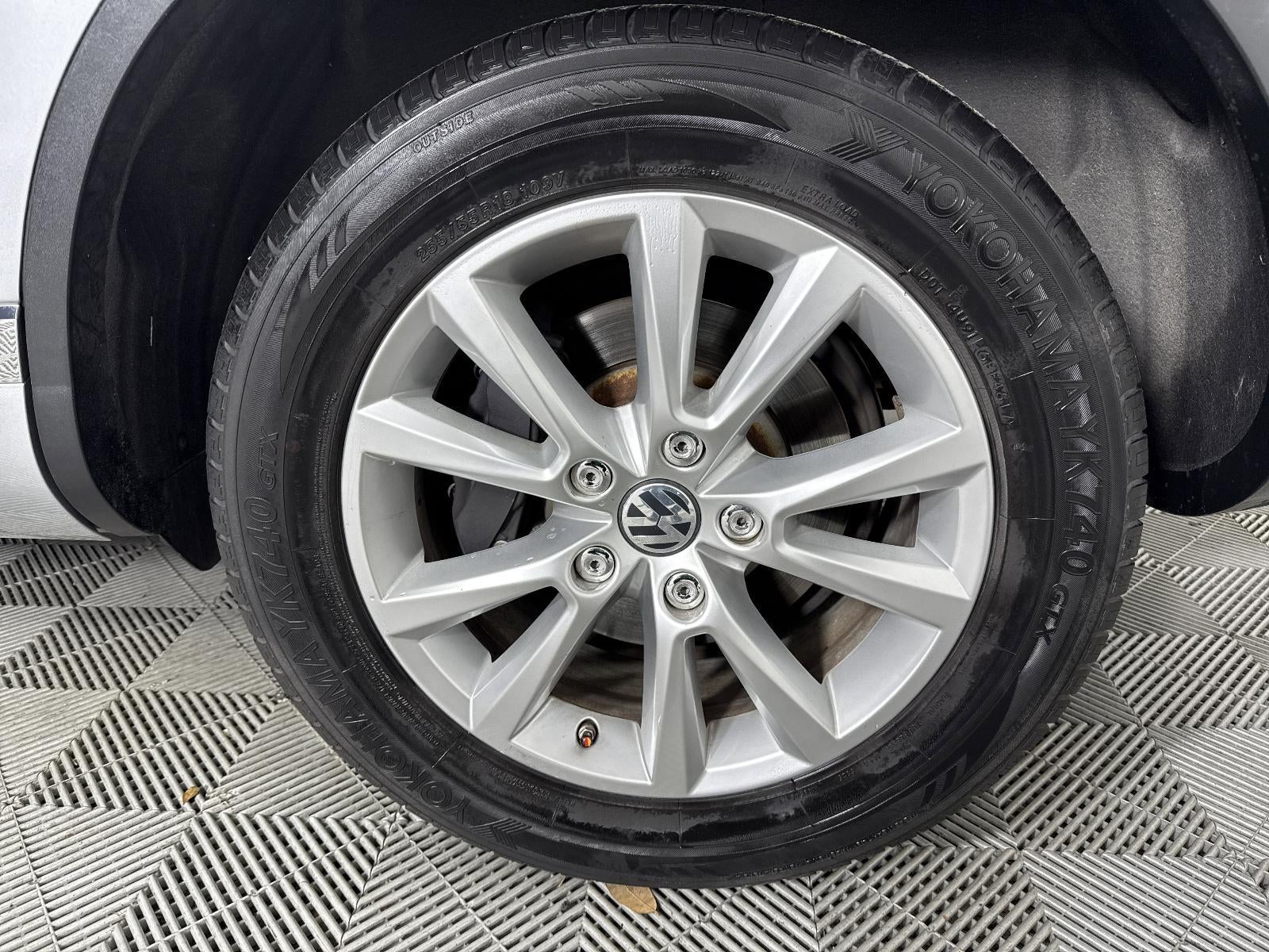 2013 Volkswagen Touareg Sport