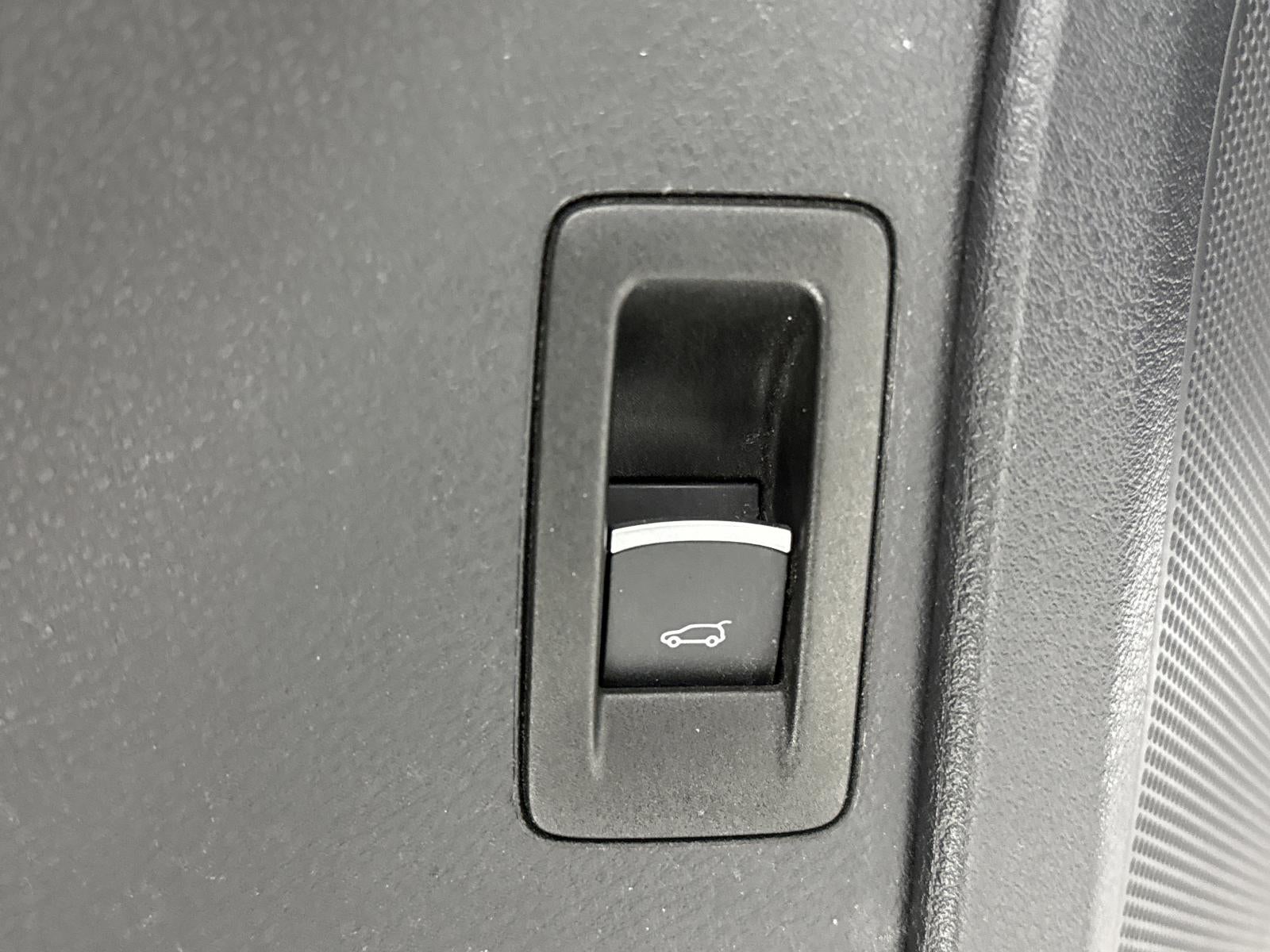 2013 Volkswagen Touareg Sport