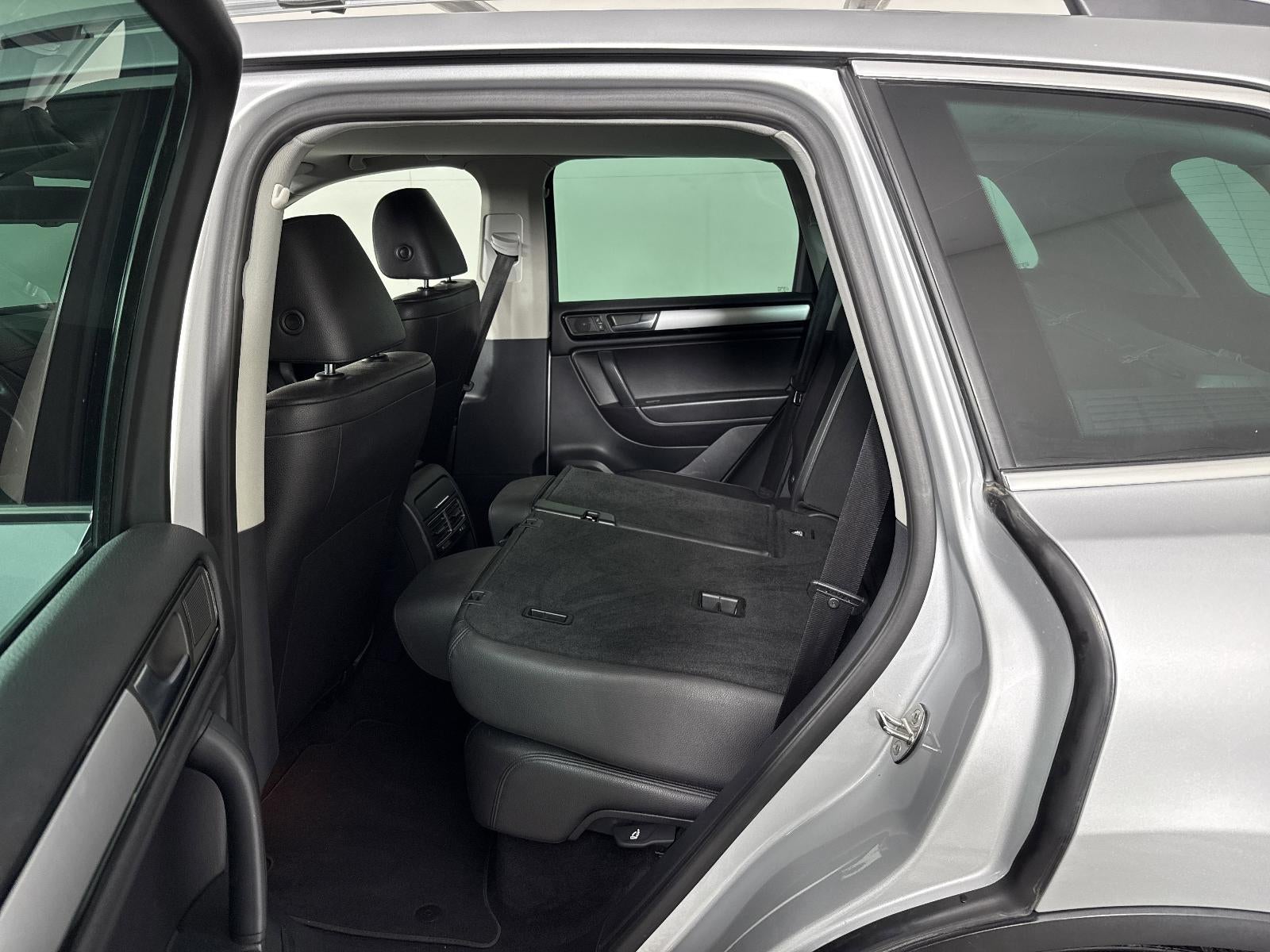 2013 Volkswagen Touareg Sport