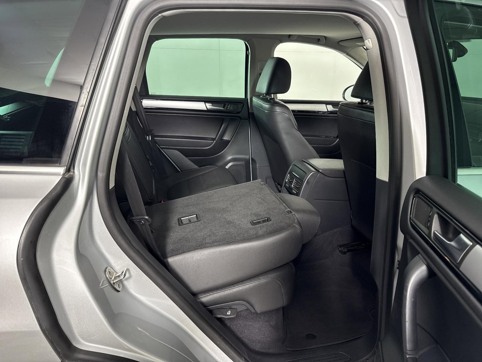 2013 Volkswagen Touareg Sport