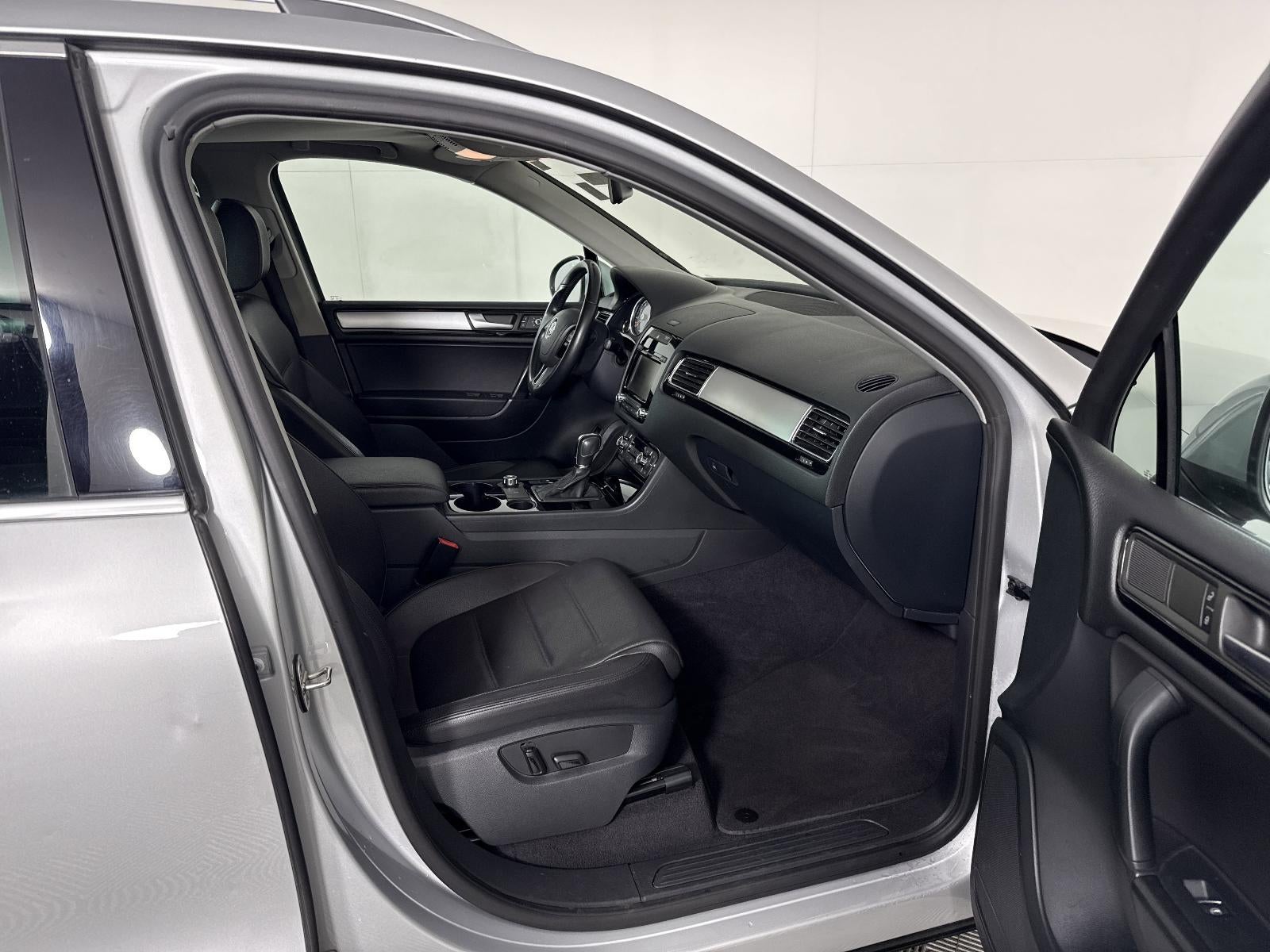 2013 Volkswagen Touareg Sport