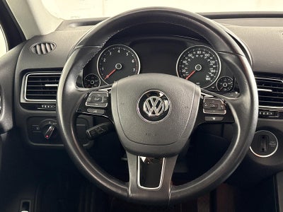 2013 Volkswagen Touareg Sport